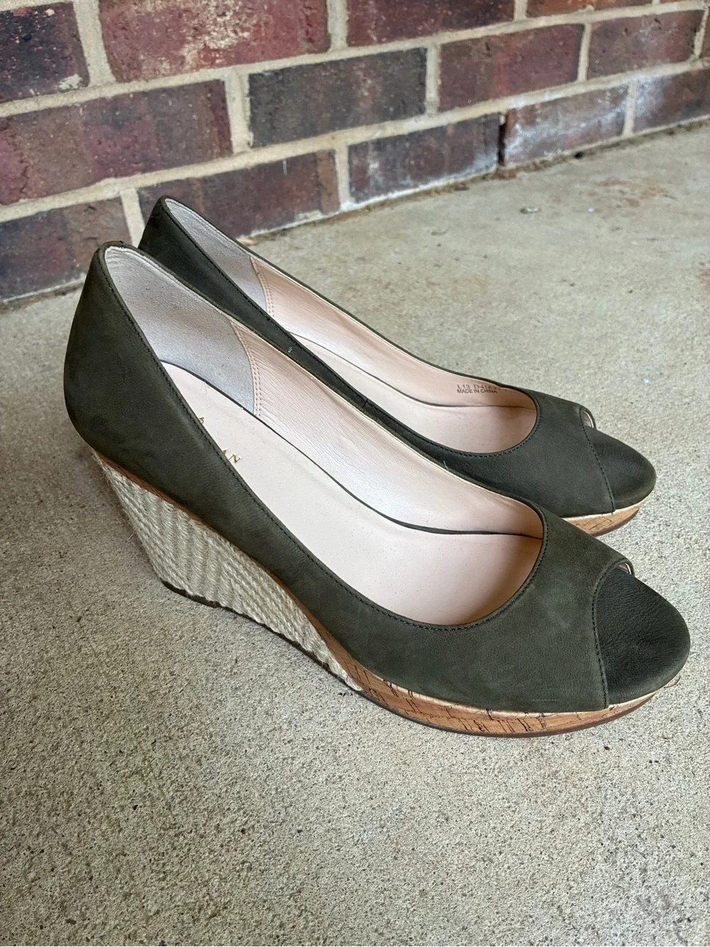 Cole Haan Jocelyn Olive Suede Peep-Toe Espadrille Wedge Heels size 8.5